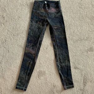 Lululemon leggings size 4